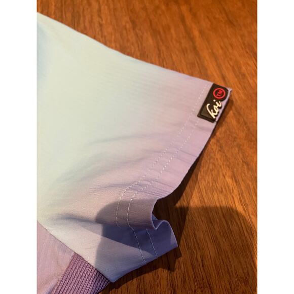 Koi Lite Women’s Scrub Top Medium Slim Fit Ombre Purple Blue V-Neck Pockets - Picture 4 of 7